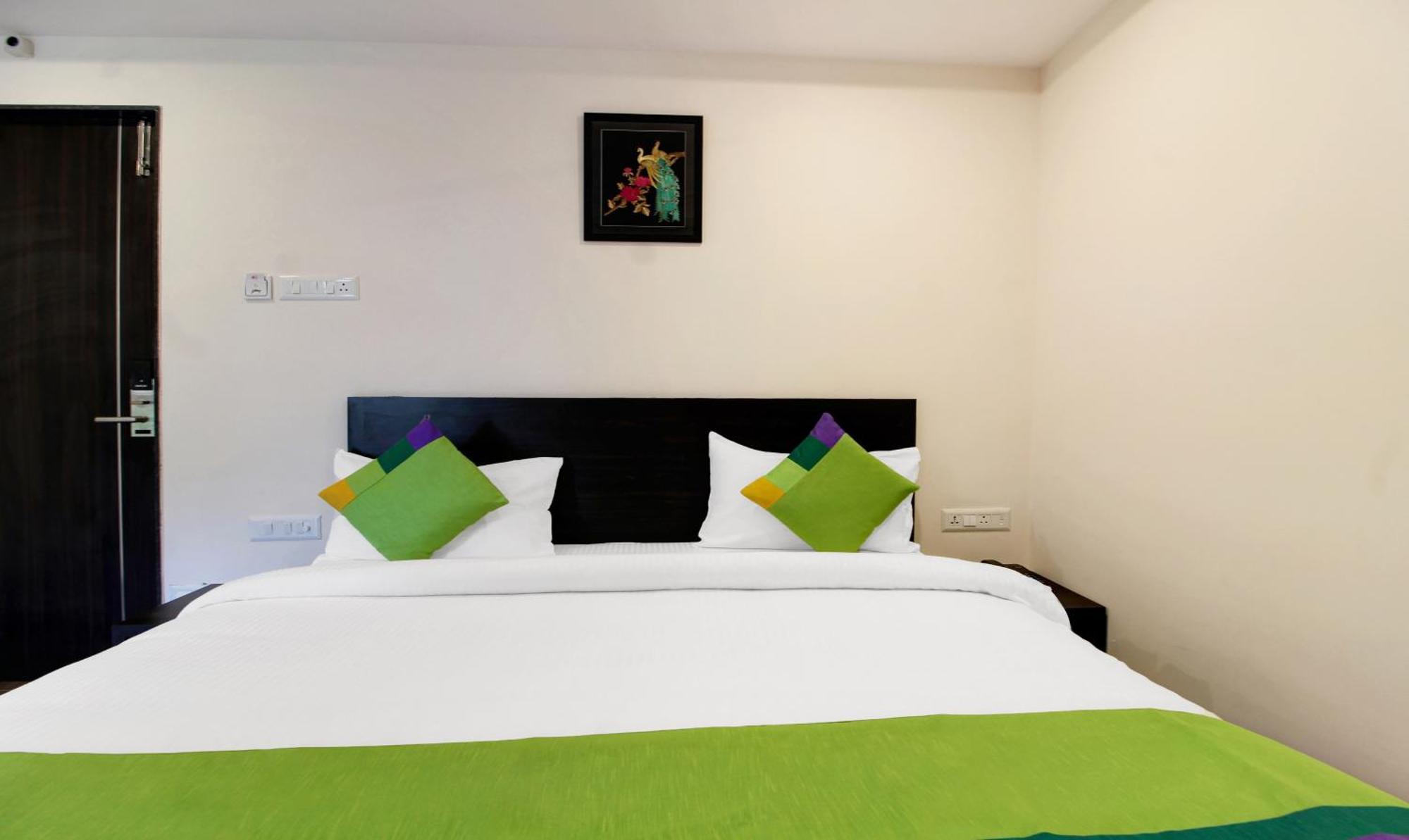 Treebo Trend Excella Hotel Визакхапатнам Екстериор снимка