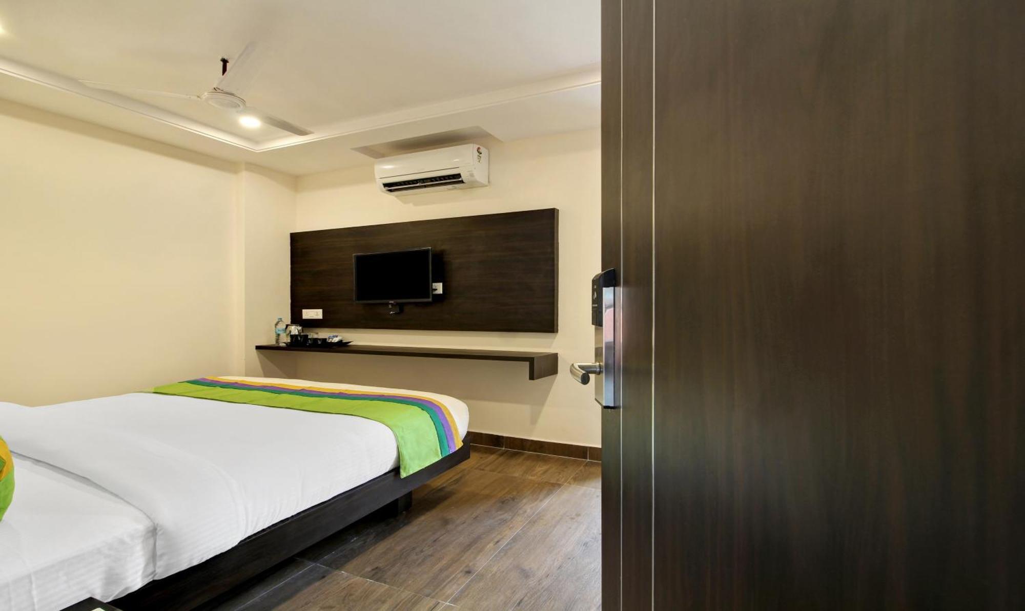Treebo Trend Excella Hotel Визакхапатнам Екстериор снимка