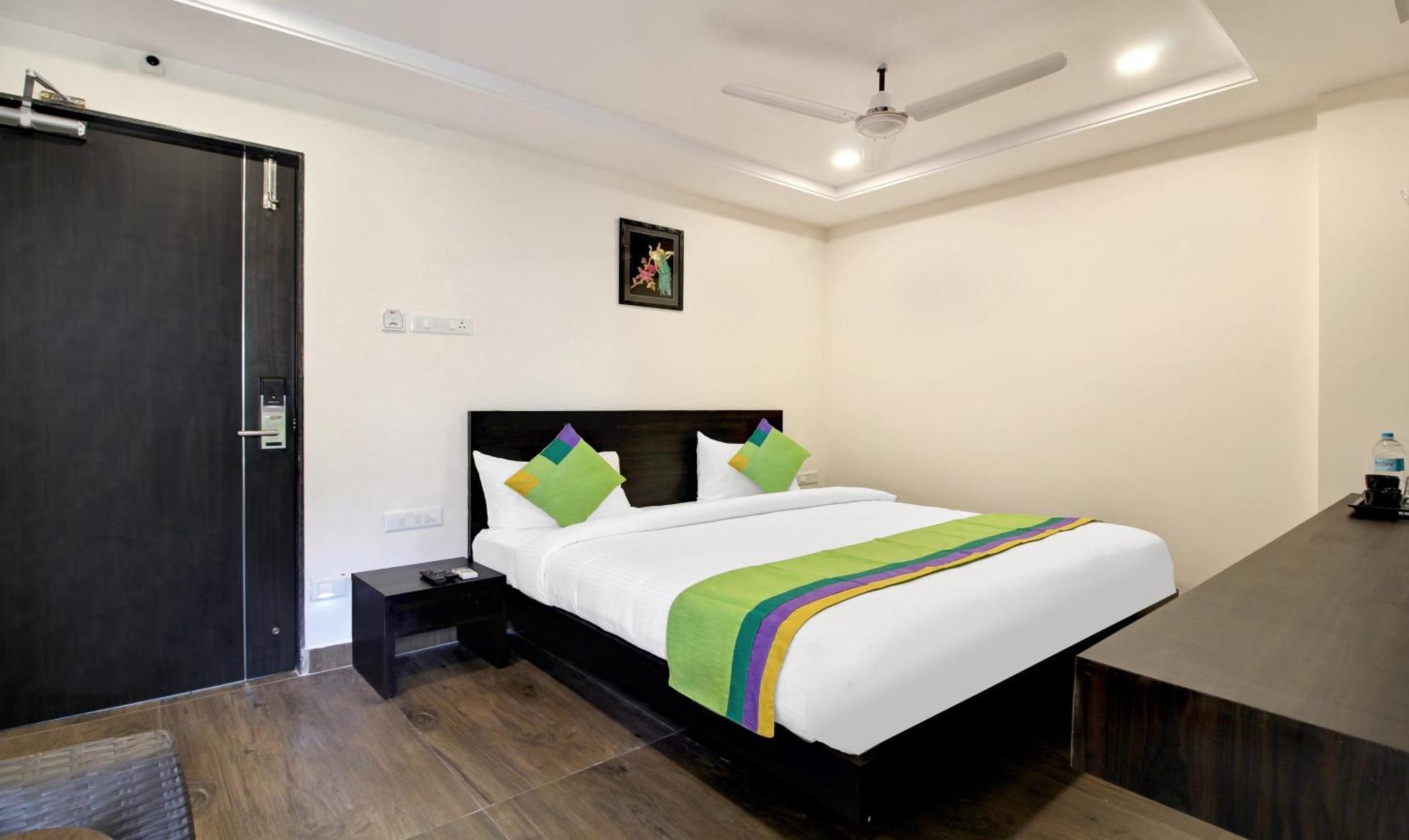 Treebo Trend Excella Hotel Визакхапатнам Екстериор снимка