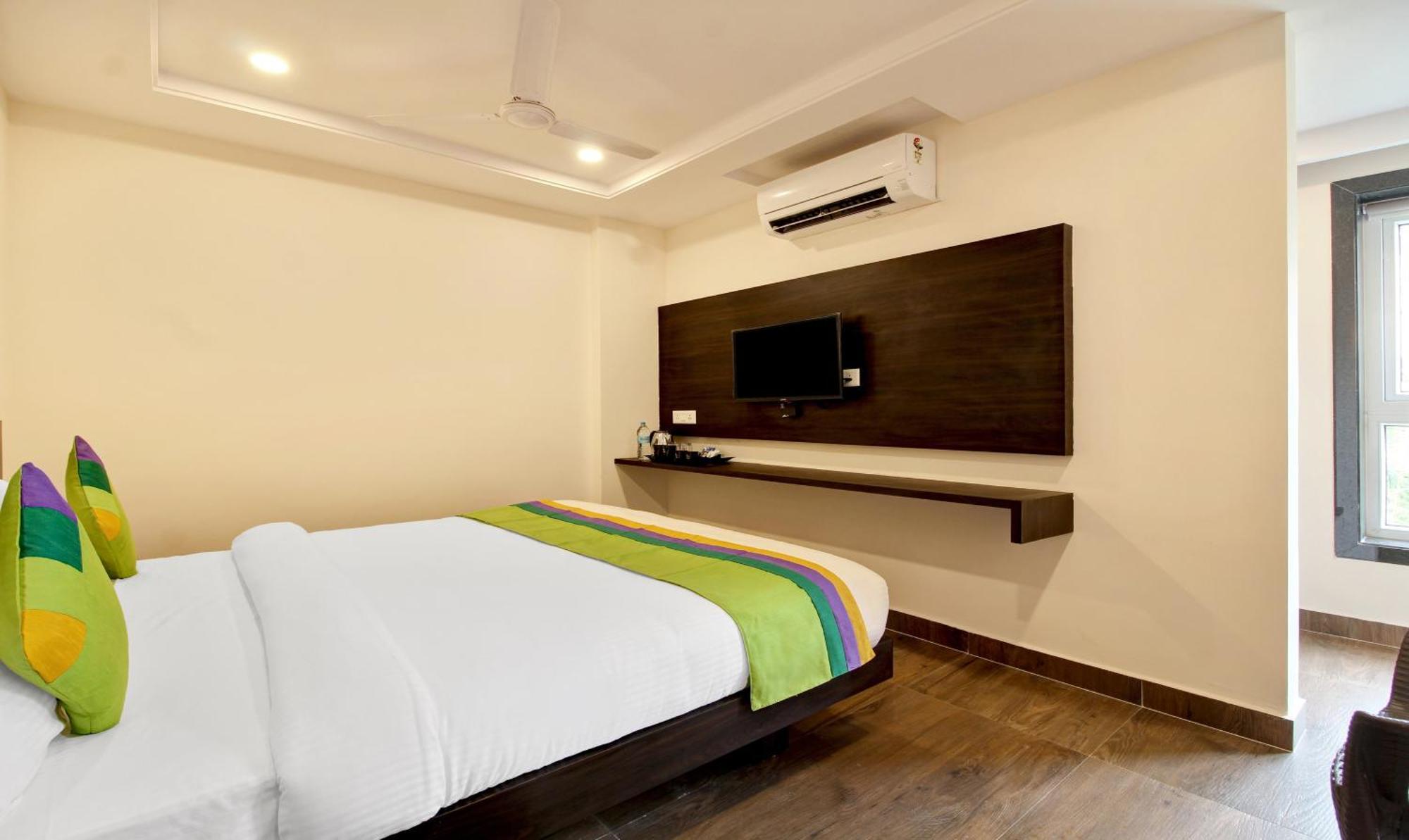Treebo Trend Excella Hotel Визакхапатнам Екстериор снимка