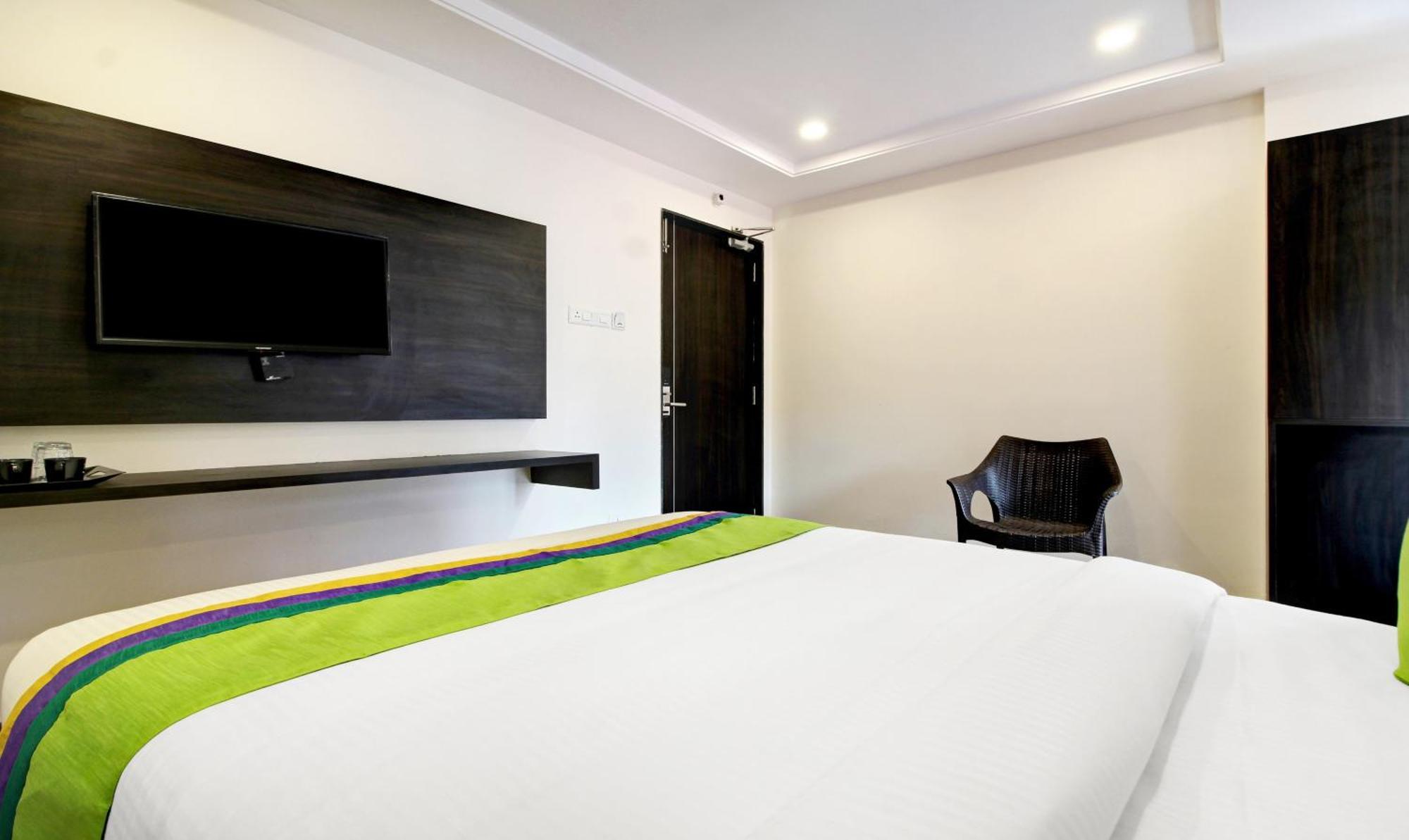 Treebo Trend Excella Hotel Визакхапатнам Екстериор снимка